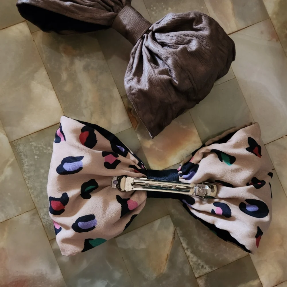 Jumbo Leopard Print Bow Hair Pin